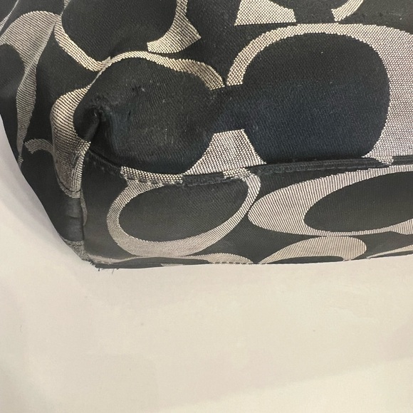 Coach Black and Cream Signature Tote - Picture 5 of 6